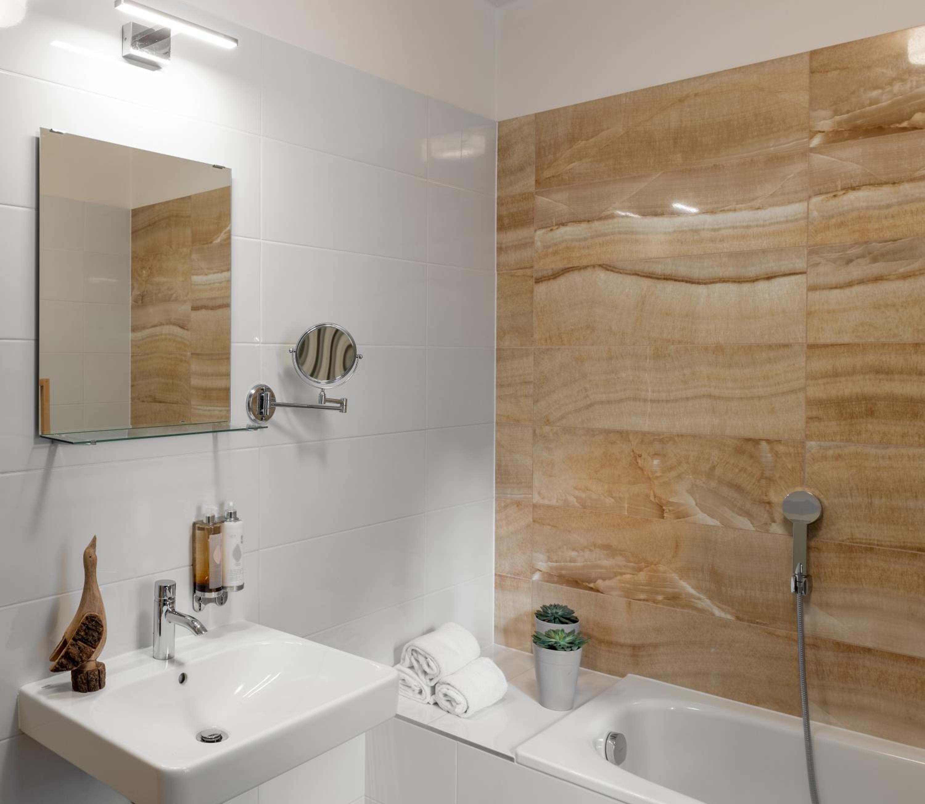 4 Trees Apartments by Adrez