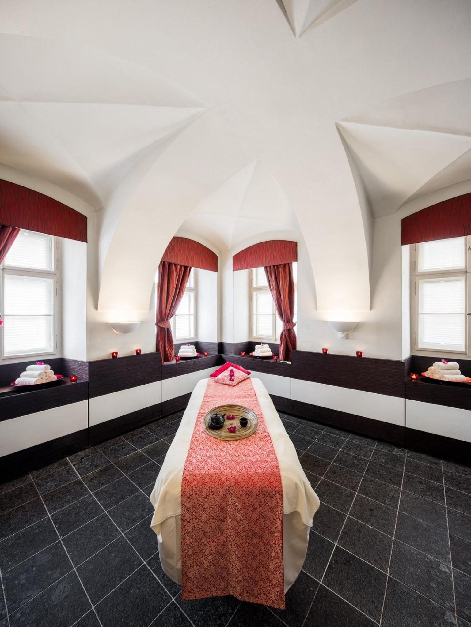 Mandarin Oriental, Prague