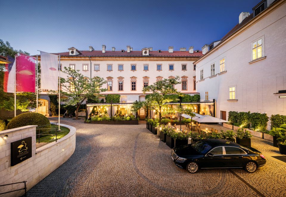 Mandarin Oriental, Prague